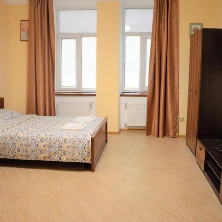 У Князя Лева Поряд Площі Ринок At Duke'S Aparment Next To Rynok Square Apartamento Lviv Exterior foto